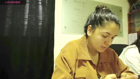 Snapshot of summer_girls01 chatting on February 17, 10:03 pm summer_girls01 online show from February 17, 10:03 pm