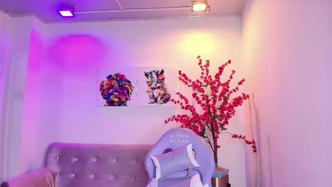 summer_miller online show from January 13, 11:37 am