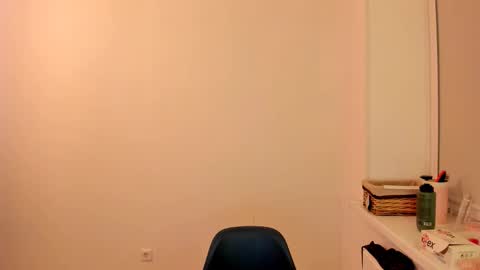 Snapshot of summer_preston chatting on December 18, 3:12 am Summer Preston online show from December 18, 3:12 am