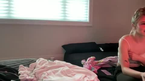 Snapshot of summerclarke2 chatting on September 22, 8:55 pm summerclarke2 online show from September 22, 8:55 pm