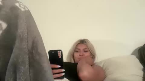 Snapshot of summerclarke2 chatting on September 23, 5:27 pm summerclarke2 online show from September 23, 5:27 pm