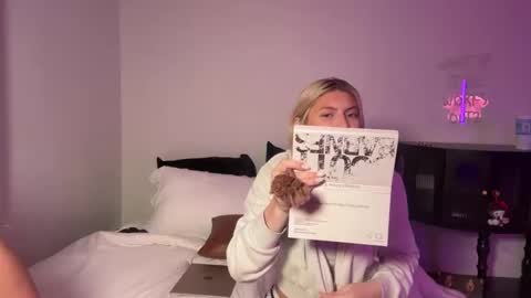 Snapshot of summerclarke2 chatting on September 29, 7:30 pm summerclarke2 online show from September 29, 7:30 pm