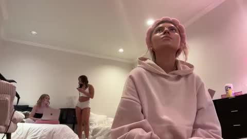 Snapshot of summerclarke2 chatting on October 9, 6:06 pm summerclarke2 online show from October 9, 6:06 pm