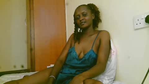 summerdew online show from March 25, 2:34 pm