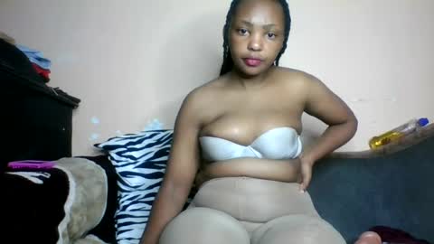 Snapshot of summerdivah chatting on June 17, 7:15 pm divah online show from June 17, 7:15 pm