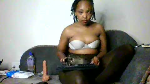 Snapshot of summerdivah chatting on June 29, 3:01 pm divah online show from June 29, 3:01 pm