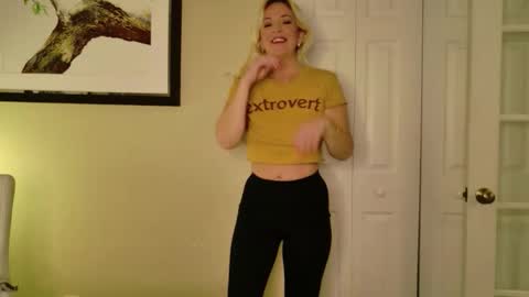 Snapshot of summerishotter chatting on November 30, 8:46 pm Amber online show from November 30, 8:46 pm