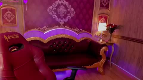 Snapshot of summerssangel chatting on February 19, 9:39 am - - online show from February 19, 9:39 am