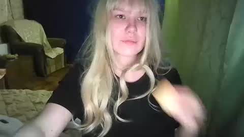 Snapshot of sun_seymour chatting on January 3, 11:55 pm sun_seymour online show from January 3, 11:55 pm