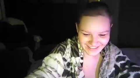 Snapshot of sun_seymour chatting on January 14, 4:36 am sun_seymour online show from January 14, 4:36 am