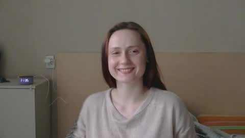 Snapshot of sun_sparkle chatting on June 5, 6:35 pm Olivia online show from June 5, 6:35 pm