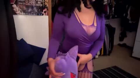 Snapshot of sunflowerxo chatting on June 19, 5:23 am Sofie online show from June 19, 5:23 am