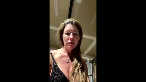sunnbabe92485 online show from May 28, 6:27 pm