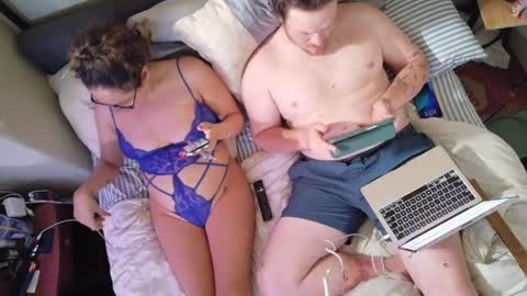 sunnicalicouple online show from June 6, 9:03 am