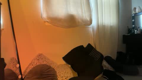 Sunni online show from March 18, 3:37 pm