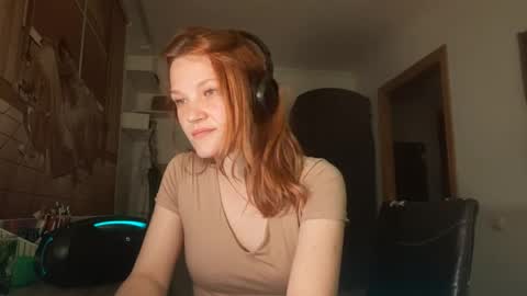 Leah - is graceful online show from May 7, 2:22 pm