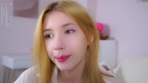 Snapshot of sunnmoonn chatting on February 3, 2:44 pm Lily online show from February 3, 2:44 pm