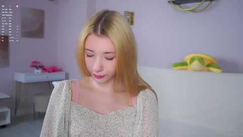 Snapshot of sunnmoonn chatting on February 7, 2:43 pm Lily online show from February 7, 2:43 pm