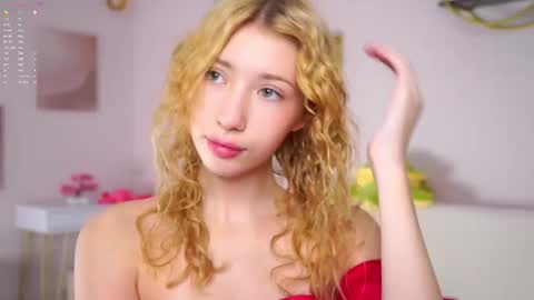 Snapshot of sunnmoonn chatting on February 14, 2:36 pm Lily online show from February 14, 2:36 pm