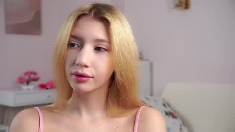 Lily online show from March 29, 2:39 pm