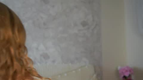 Lily online show from April 12, 2:33 pm