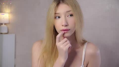 Lily online show from May 24, 2:44 pm