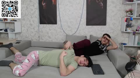 Snapshot of sunny_dan chatting on December 24, 5:49 am Dan online show from December 24, 5:49 am