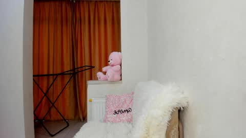 Vanessa online show from April 7, 5:30 am