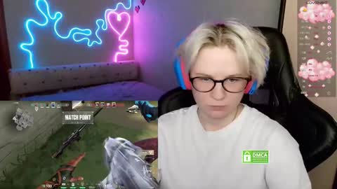 Snapshot of sunny_mood chatting on November 6, 9:15 pm sunny mood online show from November 6, 9:15 pm