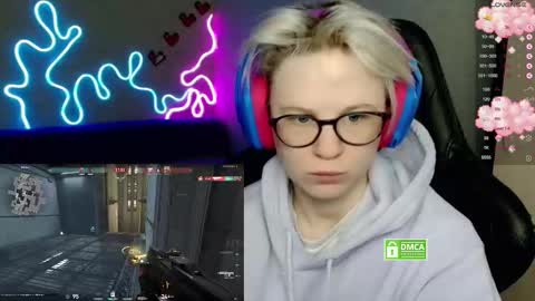 Snapshot of sunny_mood chatting on November 12, 10:04 am sunny mood online show from November 12, 10:04 am