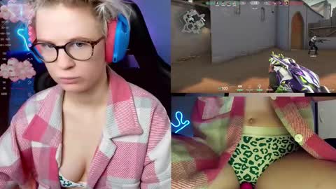 Snapshot of sunny_mood chatting on November 22, 7:51 am sunny mood online show from November 22, 7:51 am