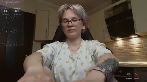 Snapshot of sunny_mood chatting on July 7, 6:47 am sunny mood online show from July 7, 6:47 am