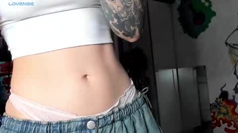 Snapshot of sunny_mouse chatting on October 15, 4:18 pm Sunny online show from October 15, 4:18 pm