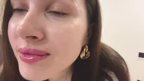 Christina online show from December 18, 8:09 am