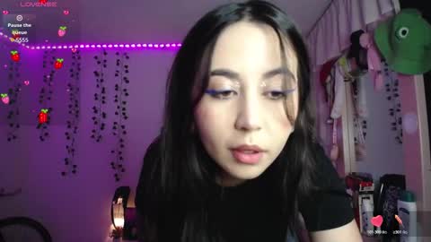 Snapshot of sunset_pienk chatting on December 5, 5:05 am Sunset online show from December 5, 5:05 am