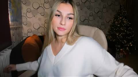 Snapshot of sunsetwithava chatting on December 19, 6:26 pm sunsetwithava online show from December 19, 6:26 pm