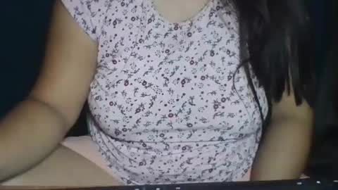 Snapshot of sunshine_789 chatting on April 26, 7:22 pm sunshine_789 online show from April 26, 7:22 pm