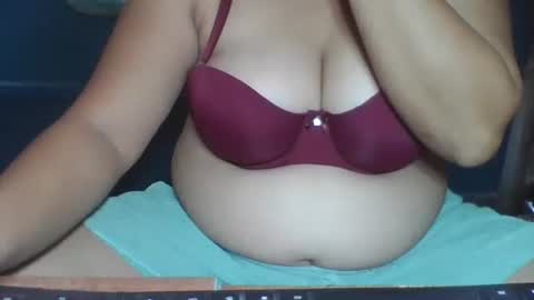 Snapshot of sunshine_789 chatting on April 28, 7:57 am sunshine_789 online show from April 28, 7:57 am