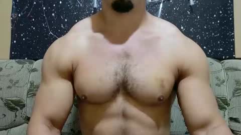 Snapshot of superbigmr chatting on December 18, 8:59 pm james online show from December 18, 8:59 pm