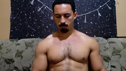 Snapshot of superbigmr chatting on January 6, 7:17 pm james online show from January 6, 7:17 pm