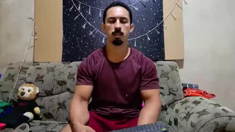 Snapshot of superbigmr chatting on January 8, 3:42 am james online show from January 8, 3:42 am