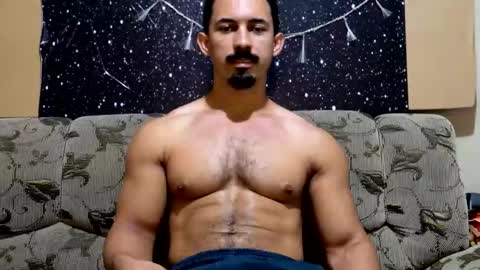 Snapshot of superbigmr chatting on January 8, 10:12 pm james online show from January 8, 10:12 pm