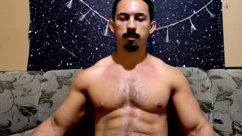 Snapshot of superbigmr chatting on January 12, 3:23 am james online show from January 12, 3:23 am