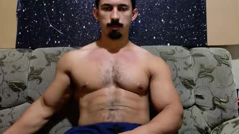 Snapshot of superbigmr chatting on January 17, 4:17 am james online show from January 17, 4:17 am