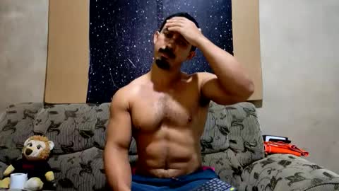 Snapshot of superbigmr chatting on February 5, 3:55 am james online show from February 5, 3:55 am