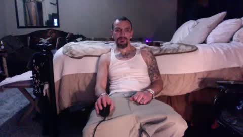 Snapshot of superd512 chatting on December 17, 10:11 pm Guero Cash online show from December 17, 10:11 pm