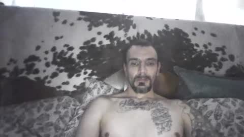 Snapshot of superd512 chatting on January 13, 5:44 pm Guero Cash online show from January 13, 5:44 pm