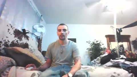 Snapshot of superd512 chatting on February 3, 1:30 pm Guero Cash online show from February 3, 1:30 pm