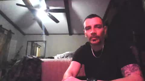 Snapshot of superd512 chatting on February 14, 3:11 am Guero Cash online show from February 14, 3:11 am