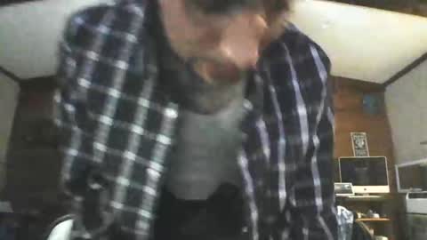 Snapshot of superd512 chatting on February 18, 2:49 am Guero Cash online show from February 18, 2:49 am